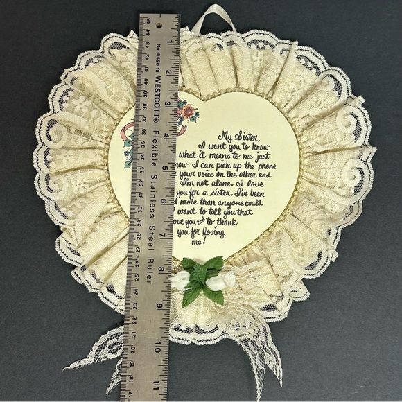 Heart Shape SISTER Note Ruffle Cursive Heart Decor 10 in X 10 in Vintage - Picture 10 of 10